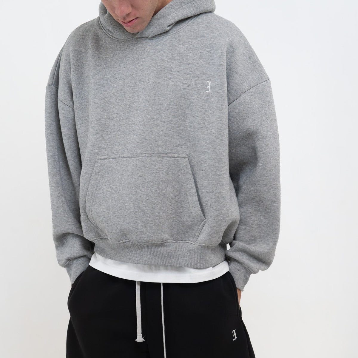 ESSENTIAL HOODIE GREY