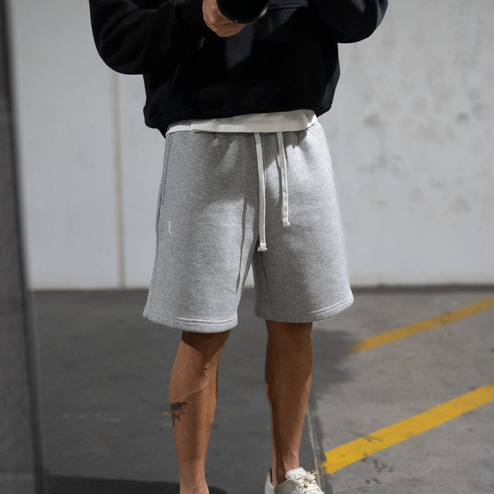ESSENTIAL SHORTS GREY