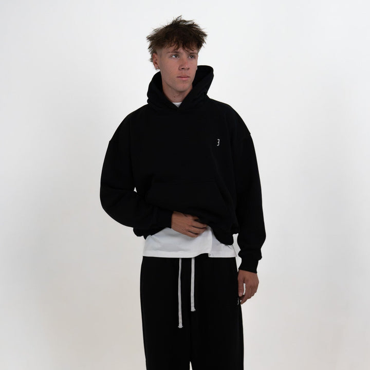 INTIAL HOODIE BLACK