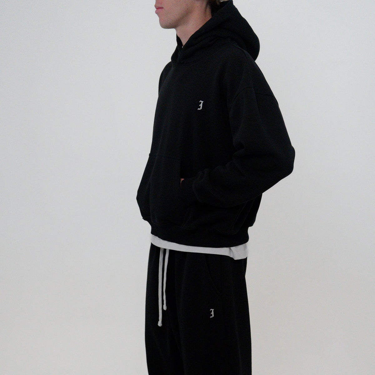 Essential HOODIE BLACK